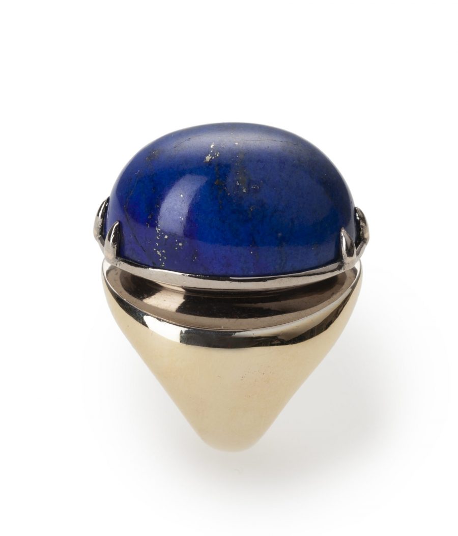 Lapis lazuli cabochon ring