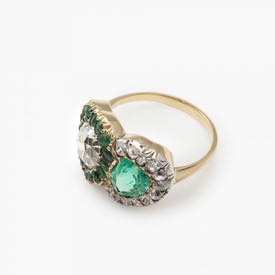 Antique ring diamond emerald hearts