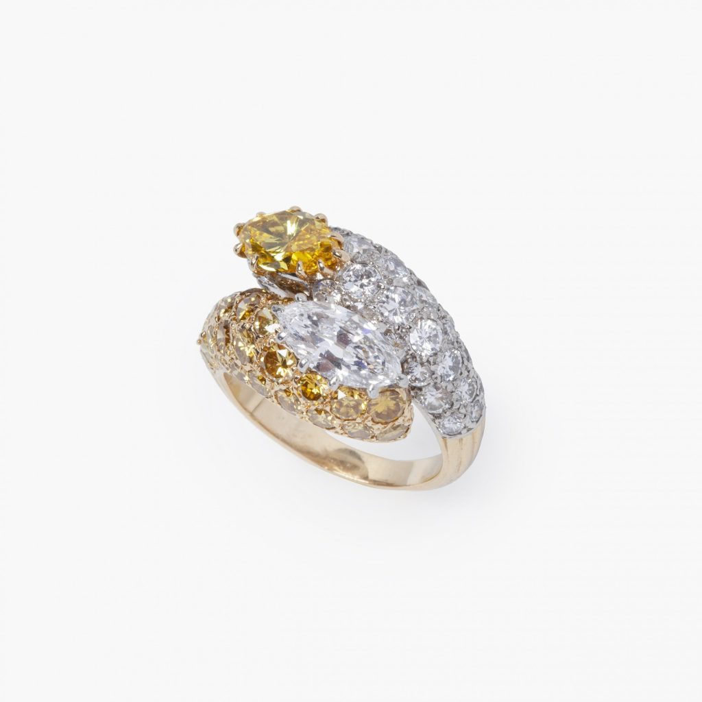 White and fancy yellow diamond cross over ring Cartier Paris