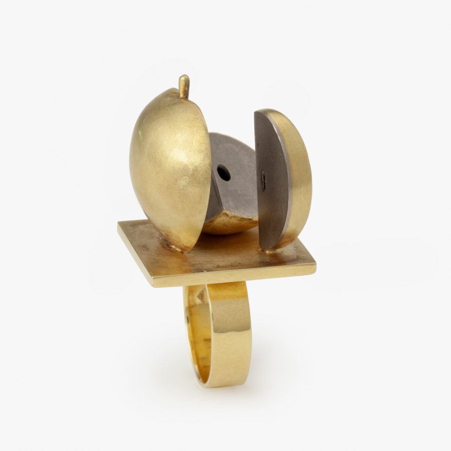 Bruno Martinazzi apple ring yellow and white gold London 1971