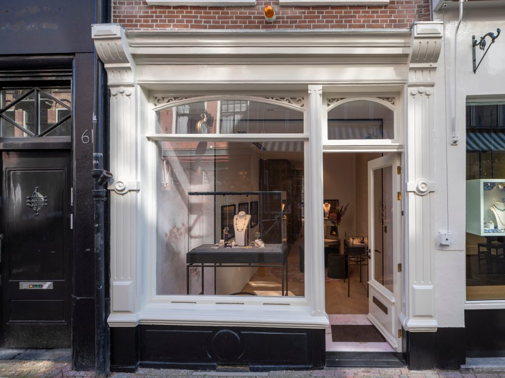 marjan sterk fine art jewellery gallery design