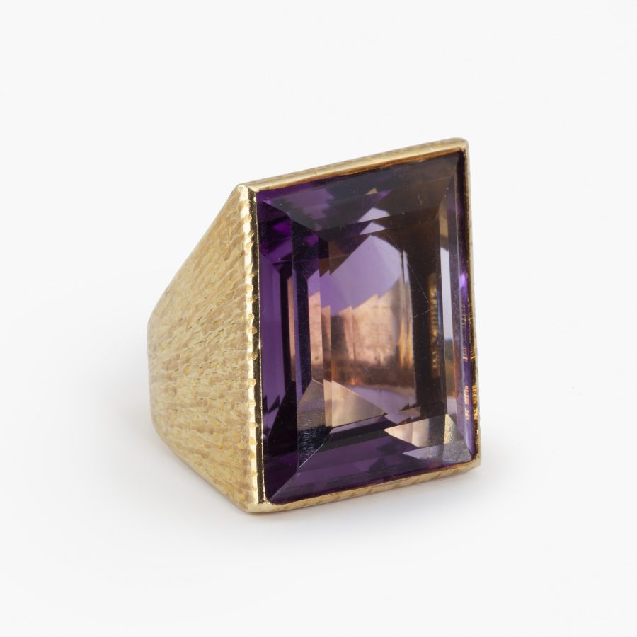 Andrew Grima amethyst ring London 1970s