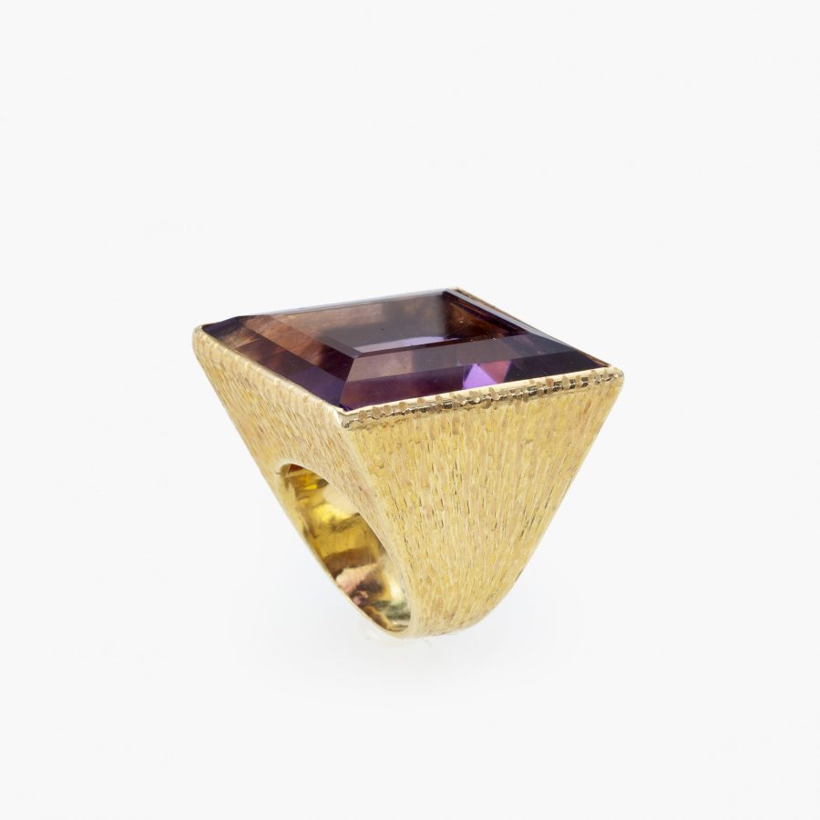 Andrew Grima amethyst ring London 1970s