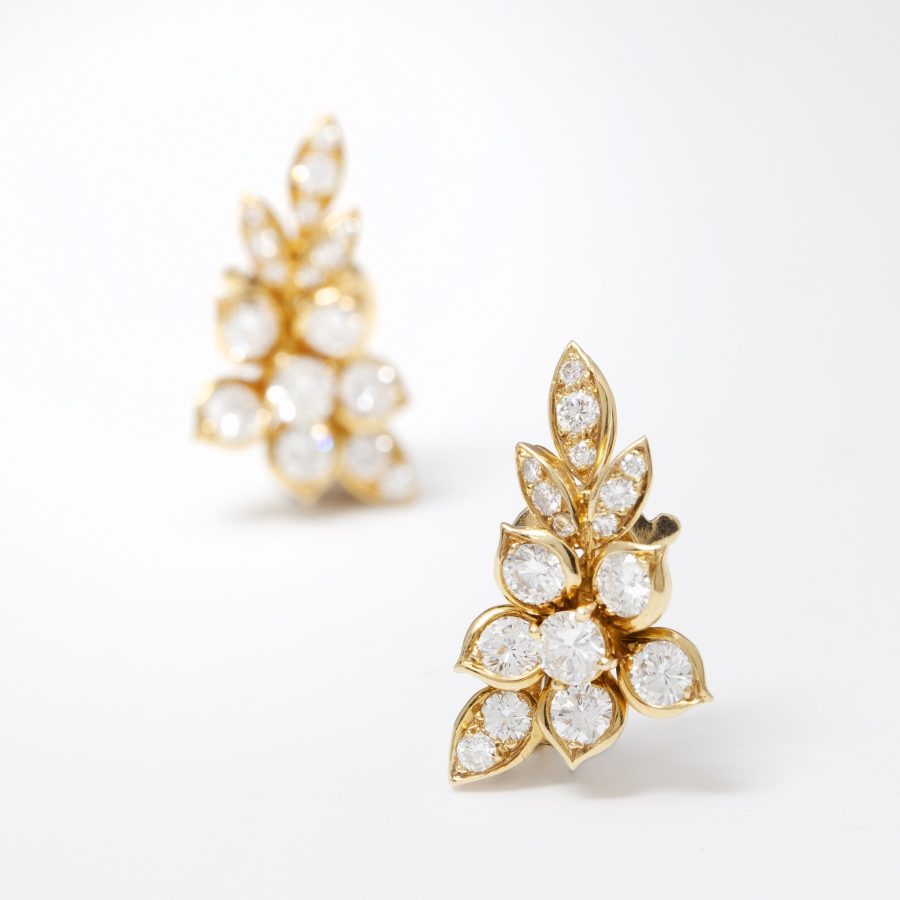 Van Cleef & Arpels Paris diamond flower clip earrings