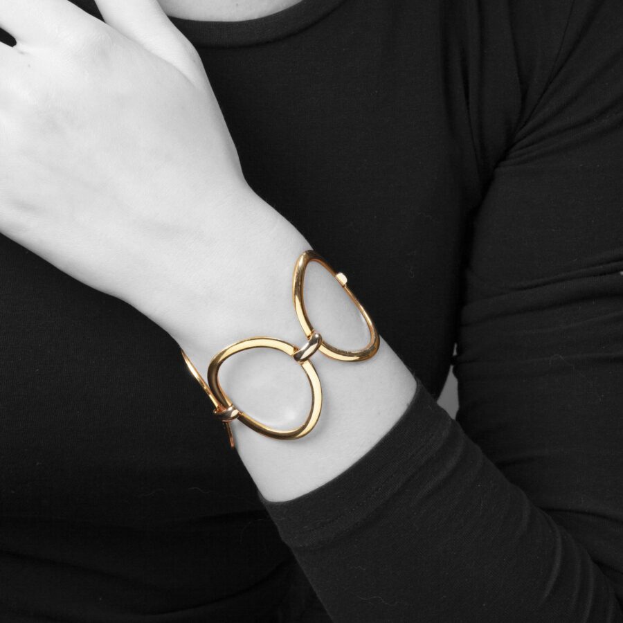 eighteen carat white and yellow gold bracelet large oval links ca 1980