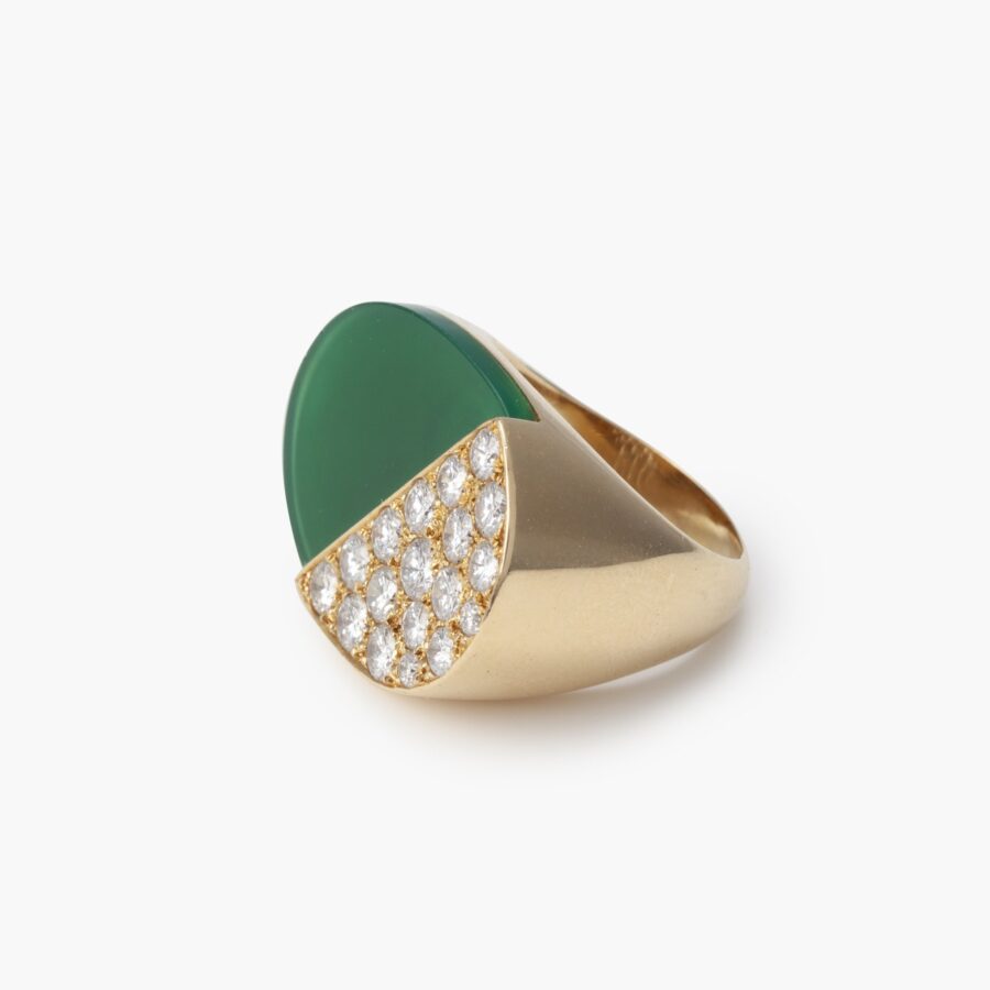 Eighteen carat yellow gold, green agate and diamond set ring signed Cartier Paris, ca 1980