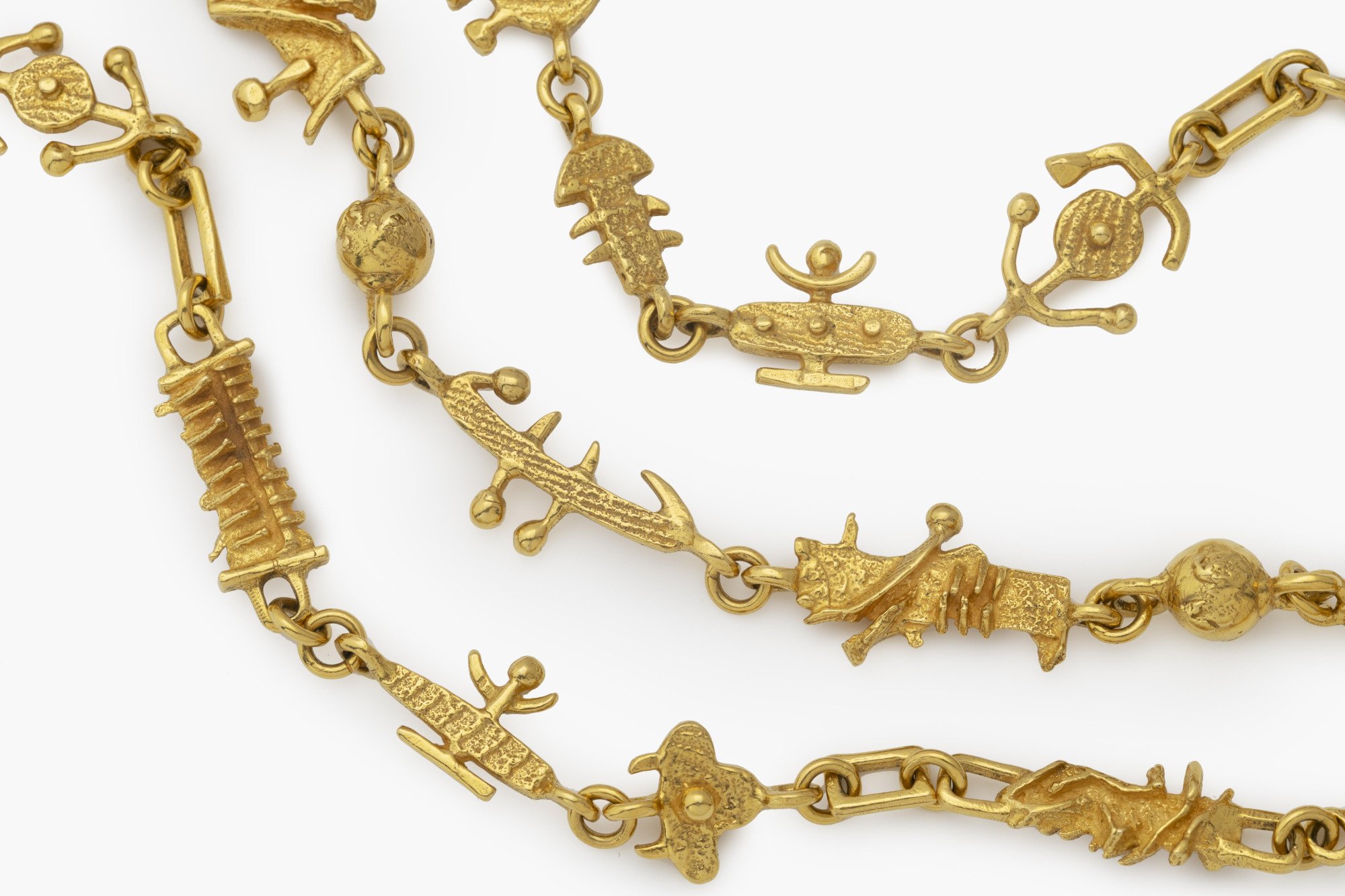 An eighteen carat yellow gold bracelet signed A. Pomodoro, Artcurial edition, made in France. Numbered 20/30. Designed circa 1981.