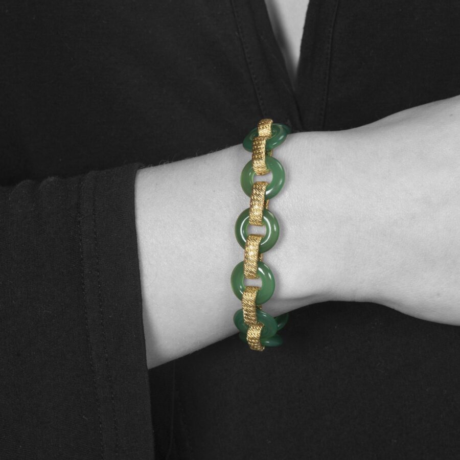 VCA green agate donut bracelet | Marjan Sterk Fine Art Jewellery VCA green agate donut bracelet | Marjan Sterk Fine Art Jewellery