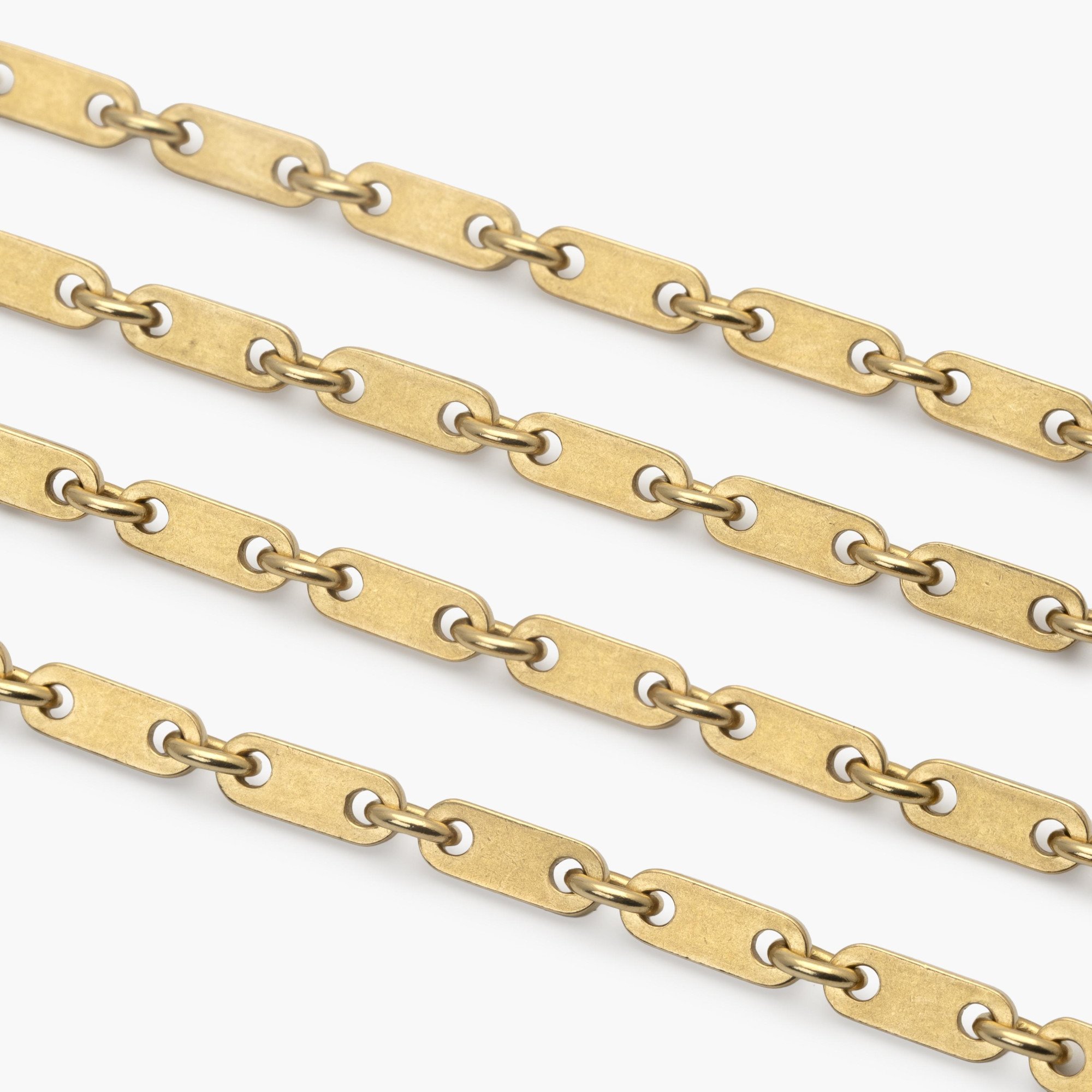 An eighteen carat yellow gold necklace ‘Fidelity’, signed Cartier, made ca 1990 and numbered. With original box.