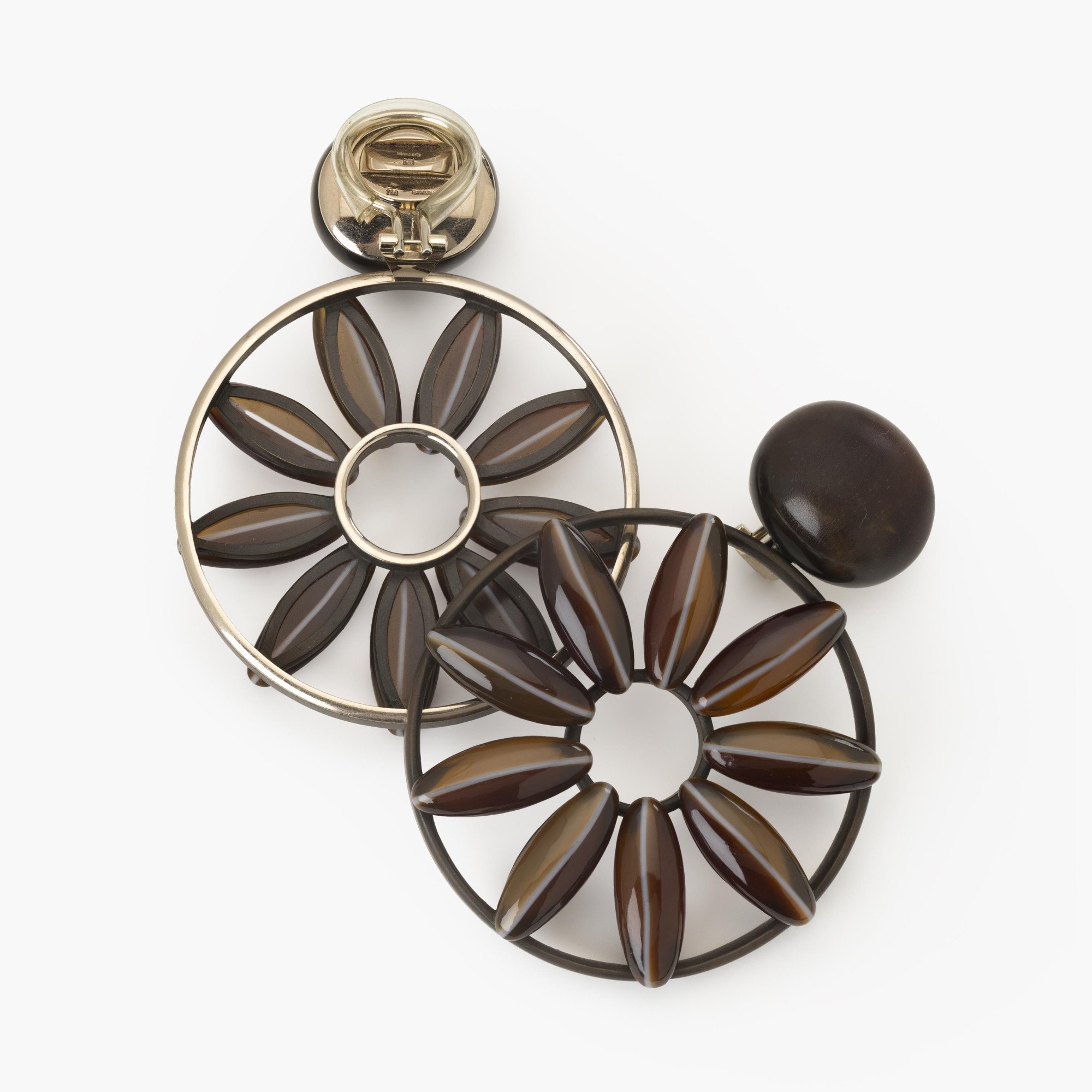 A pair of eightteen karat white gold and bronze earrings, set with wood and striped agates. Signed Hemmerle, Munich, 21st century. With original pouch.